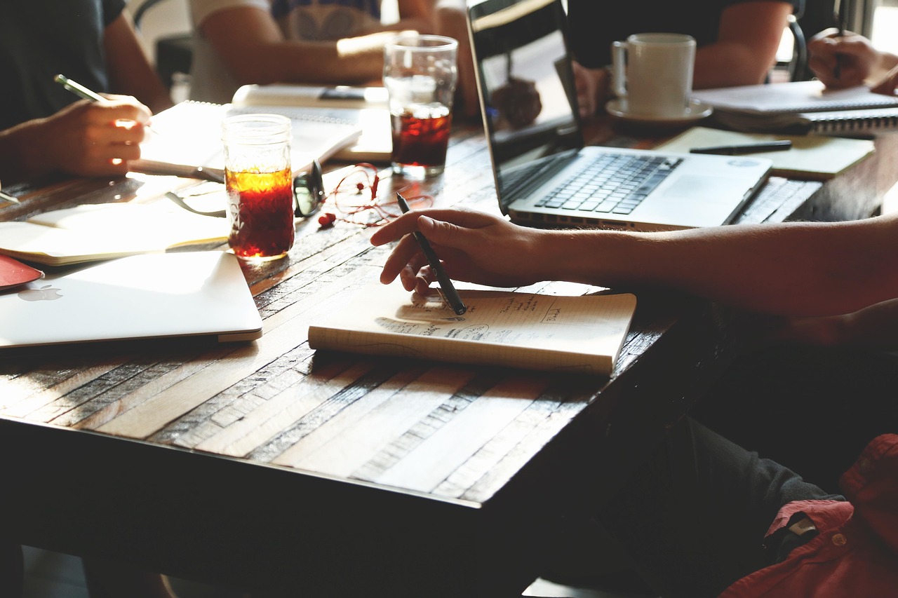 startup — start-up — people — silicon valley — teamwork — business — team — office — group — meeting — corporate — conference